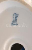 Dresden jelzéssel: Porcelán lámpa. Kézzel festett, jelzett, lepattanásokkal, búra nélkül. 23 cm