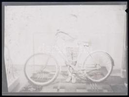 cca 1960 Glázner Mária (később Sándor Andrásné) csongrádi fényképész hagyatékából 13 db vintage műte...