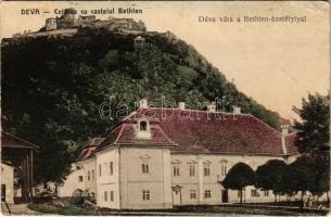 1929 Déva, Cetatea cu castelul Bethlen / vár és Bethlen kastély / castles (szakadás / tear)