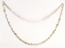 Ezüst(Ag) fantáziaszemes nyaklánc, jelzett, h: 42 cm, nettó: 7,1 g