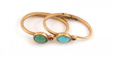 Arany (Au) 14K türkizes gyermek fülbevalópár, jelzés nélkül, d: 1,2 cm, bruttó: 0,7 g