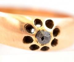 Arany(Au) 14K gyűrű, kővel, jelzett, javított, méret: 59, bruttó: 2,2 g