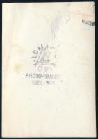 cca 1935-1945 Német haditengerészeti (Marine) matróz növendék (kadét?) uniformban csatahajó előtt, s...