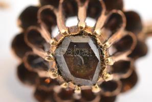 Arany (Au) 14K fülbevalópár, jelzett, sérült, bruttó: 2,5 g