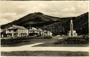 Simony, Batovany, Partizánske; obytná stvrt / residential area, church / lakóövezet, templom