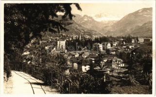 Bolzano, Bozen (Südtirol); Passeggiata Guncina / street view, general view. Fotografo e Editore Leo Baehrendt