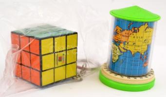 Rubik-kockás kulcstartó, 3,5x3,5 cm + időzónás műanyag hegyező, használt állapotban, m: 6,5 cm, d: 4,5 cm