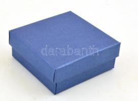 Kristályos fülbevaló pár, eredeti dobozában, jó állapotban, felcsavarva, h: 1,5 cm