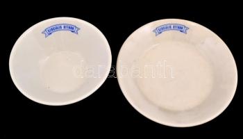 Össz. 5 db Zsolnay porcelán tányér és tálka, ebből 4 db szociális otthon, 1 db kórház felirattal, ma...