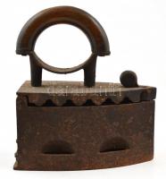 Öntöttvas szenes vasaló m: 24 cm
