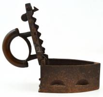 Öntöttvas szenes vasaló m: 24 cm