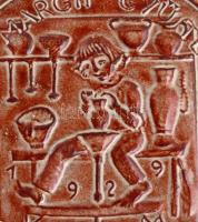 Kovács Margit Gyűjtemény Szentendre kerámia plakett, kis kopásnyomokkal, d: 10 cm