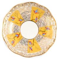 Zsolnay mokkás csésze, aljjal. Kézzel festett, aranyozott, jelzett. apró formahibával. d: 11 cm