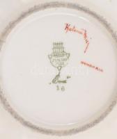 Zsolnay mokkás csésze, aljjal. Kézzel festett, aranyozott, jelzett. apró formahibával. d: 11 cm