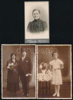 cca 1900-1920 1 db keményhátú fotó és 2 db fotólap Kelet-Poroszországi műtermekből (J. Balkschy Allenstein, H. Lindenblatt Heilsberg-Ostpr.), ma Lengyelország, gyerek- és felnőttportrék, részben hátoldalán pecséttel jelzett. 10x6 és 13,5x9 cm közötti méretekben / cca 1900-1920 3 Photos and photo postcards from different studios from East-Prussia (J. Balkschy Allenstein, now Olsztyn, Poland and H. Lindenblatt Heilsberg, now Lidzbark Warmiński, Poland), 3 pcs. Between 10x6 és 9x13,5 cm.