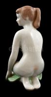 Aquincum porcelán akt, kézzel festett, jelzett, kis kopásnyomokkal, m: 22 cm