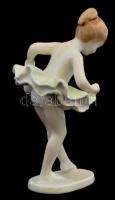 Hollóházi porcelán kis balerina, kézzel festett, jelzett, m: 13,5 cm