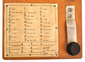 Morze lap tábla, hiányos állapotban, 16x10,5 cm