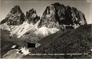 Dolomiti, Dolomites; Rifugio Maria Flora Passo Sella, Sassolungo / refuge, tourist hotel, automobiles, mountains. Foto Editioni Ghedina (Cortina) (EK)