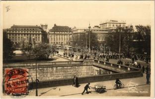 1930 Stockholm, street view, military parade, marching band, automobiles, autobus, tram, bicycle. Alex Eliassons Konstförlag 5157. TCV card