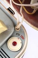 cca 1960 retró szovjet hordozható lemezjátszó tokkal, kopásnyomokkal