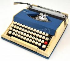 cca 1970 Abc műanyag írógép, eredeti tokjában, kissé kopott, összességében jó állapotban + 5 db íróg...