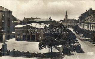 Pápa Széchenyi tér színház