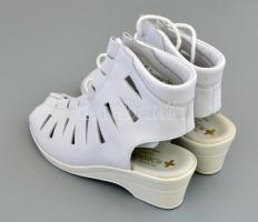 36-os fehér bőr gyógycipő, jó állapotban