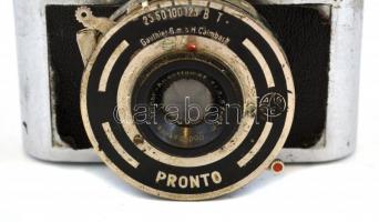 Photavit (?), jelzés nélküli fényképezőgép, Pronto zárral, 1:3,5 f=4 cm-es objektívvel, kopottas áll...