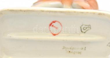 Drasche porcelán őzike, kézzel festett, jelzett, kis kopásnyomokkal, m: 15 cm