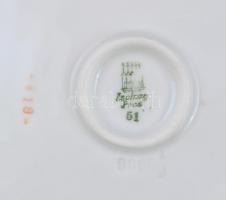 Zsolnay virágmintás porcelán tál, matricás, jelzett, kopásnyomokkal, 22×22 cm