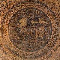 Ókori-egyiptomi témával díszített réz falilemez, d: 19 cm