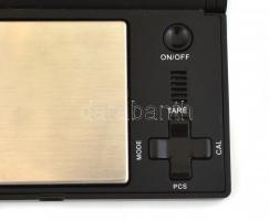 Momert többfunkciós mérleg, működik, külsején kopásnyomokkal, 12×8 cm