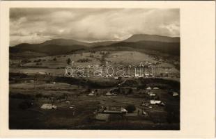 Kőrösmező, Yasinia, Yasinya, Jassinja, Jasina (Máramaros); látkép, kunyhók. Josef Belza kiadása / general view, cottages