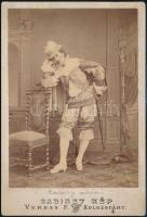 cca 1874 Esztelneki Szacsvay Imre (1854-1939) színész, kabinetfotója Veress Ferenc kolozsvári fényképész műterméből, kolozsvári színház (1874-1884), majd a budapesti Nemzeti Színház tagja (1884-1913), 1909-től örökös tagja, 11x16 cm
