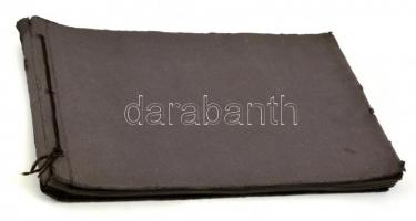 Családi fotóalbum, kb. 170 db, többnyire beragasztott fotóval (Kecskemét, Visegrád, Nagyvárad, Sáros...