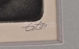 Tot, Amerigo (1909-1984): Kavicsasszonyok. Mezzotinto, papír, paszpartuban, jelzett és datált (Tot 8...