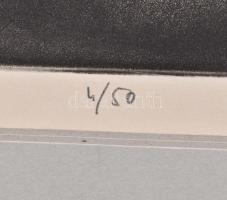 Tot, Amerigo (1909-1984): Kavicsasszonyok. Mezzotinto, papír, paszpartuban, jelzett és datált (Tot 8...