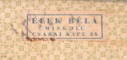 Miskolc, Elek Béla mester jelzett hegedű. Kissé hiányos Megviselt tokkal, vonóval,