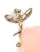 Szív alakú rózsakvarc medál ezüst(Ag) angyalos díszítéssel, jelzés nélkül, h: 5,5 cm, bruttó: 13 g