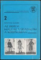 Mályusz Elemér: Az erdélyi magyar társadalom a középkorban. Társadalom- és Művelődéstörténeti Tanulmányok 2. Bp.,1988., MTA Történettudományi Intézet. Kiadói papírkötés, a hátsó borítón jegyzettel.