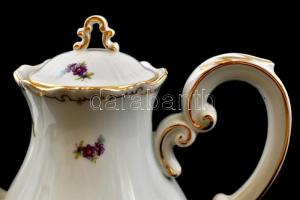 Zsolnay virágmintás porcelán kanna, matricás, jelzett, kis kopásnyomokkal, m: 18,5 cm