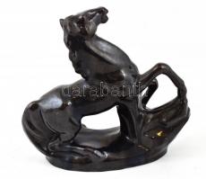 Festett kerámia ló, "Hajduszoboszlói emlék" felirattal, apró kopásokkal, 25x25 cm