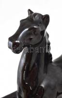 Festett kerámia ló, "Hajduszoboszlói emlék" felirattal, apró kopásokkal, 25x25 cm