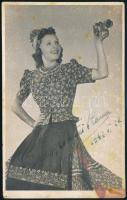 Nagykovácsi Ilona (1910-1995) előadóművész aláírása az őt árázoló fotón