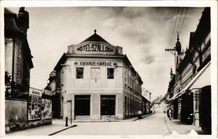 Komárom, Komárnó; Szálloda és kávéház / hotel and cafe