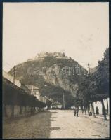 cca 1915-1920 Déva (Erdély, Románia), utcakép, kilátás a várra, fotó, 7×5,5 cm / Deva, Romania, photo