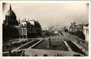 1951 Budapest V. Kossuth tér, Parlament. Hátoldalon "Népművelési Minisztérium Képzőművészeti osztálya művészi szempontból kifogást nem emelek" bélyegzés