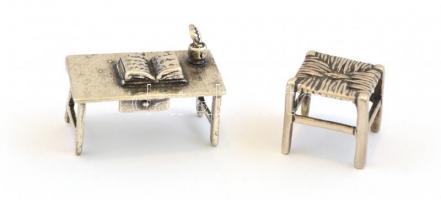 Ezüst(Ag) miniatűr szék és asztal, jelzéssel és jelzés nélkül, m: 1,7 cm, nettó: 11,62 g