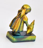 Zsolnay eozin mázas kislány tyúkkal, jelzett, kopásnyomokkal, javított, 8,5×11 cm